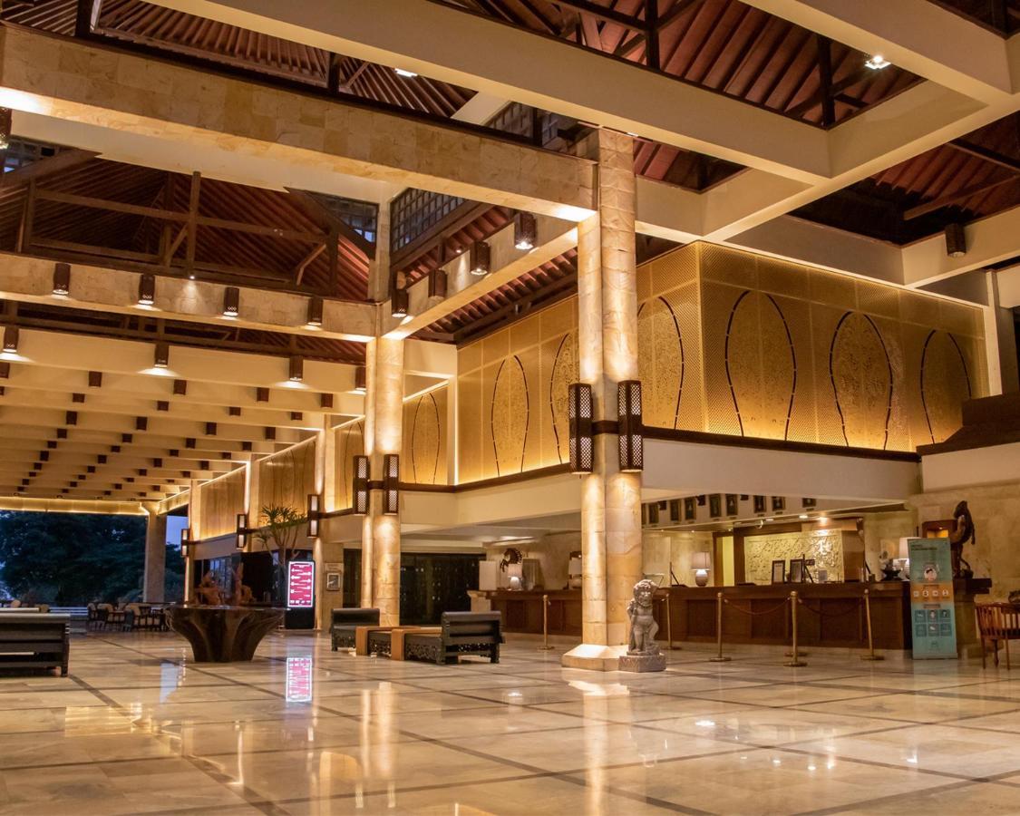 Discovery Kartika Plaza Hotel Kuta Lombok Eksteriør bilde The lobby of the hotel