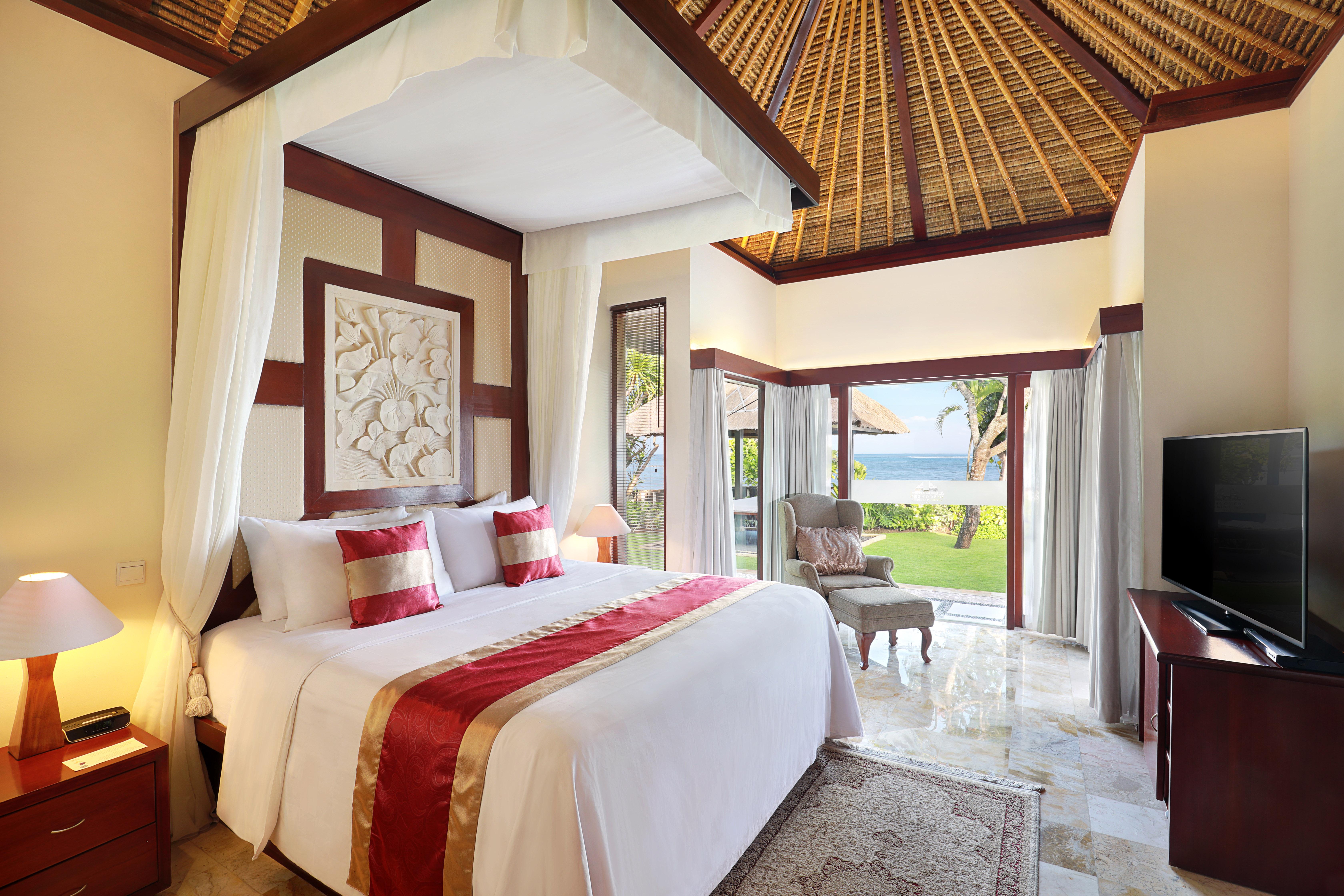 Discovery Kartika Plaza Hotel Kuta Lombok Eksteriør bilde A bedroom at the Westin Maldives