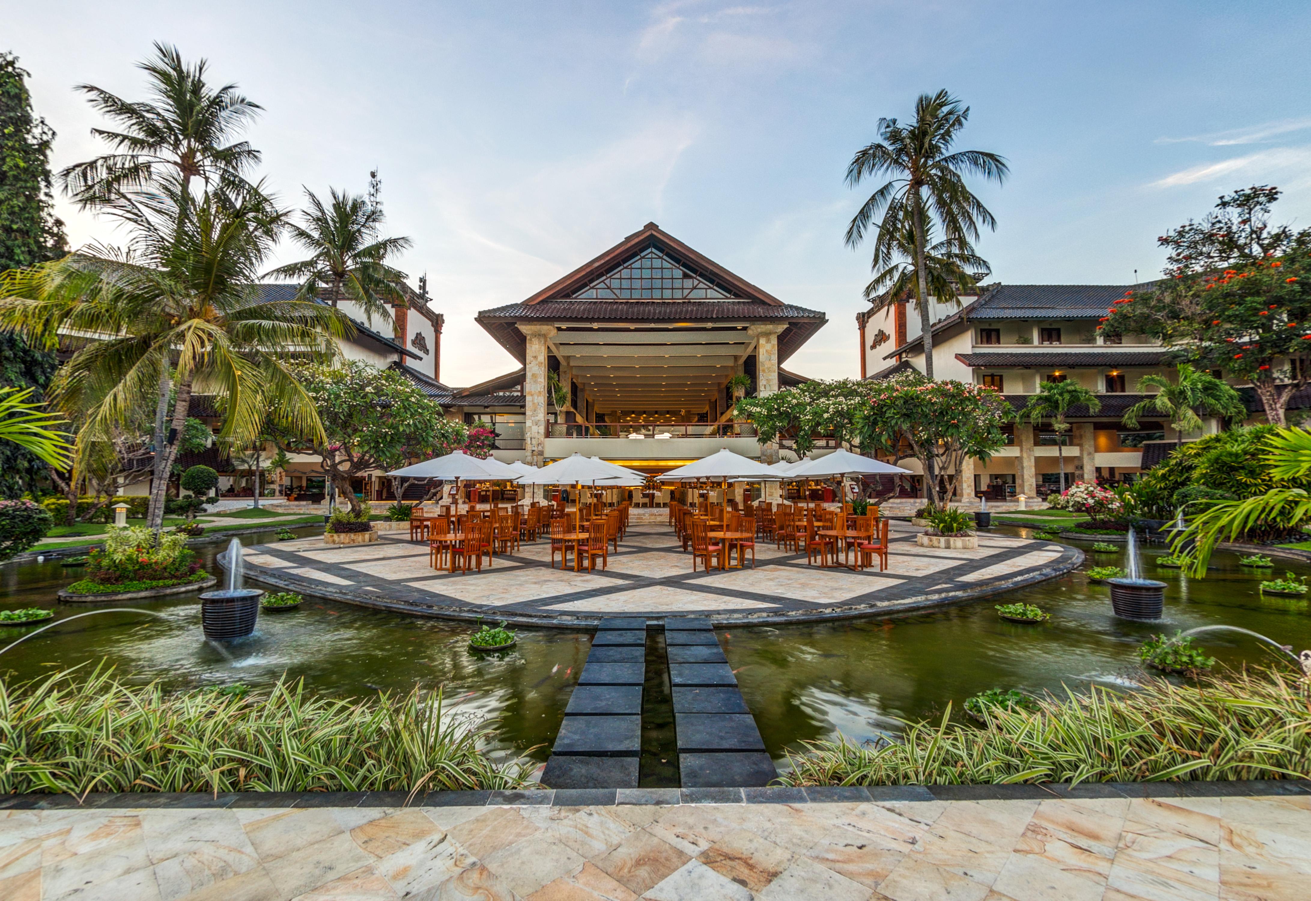 Discovery Kartika Plaza Hotel Kuta Lombok Eksteriør bilde The lobby of the resort