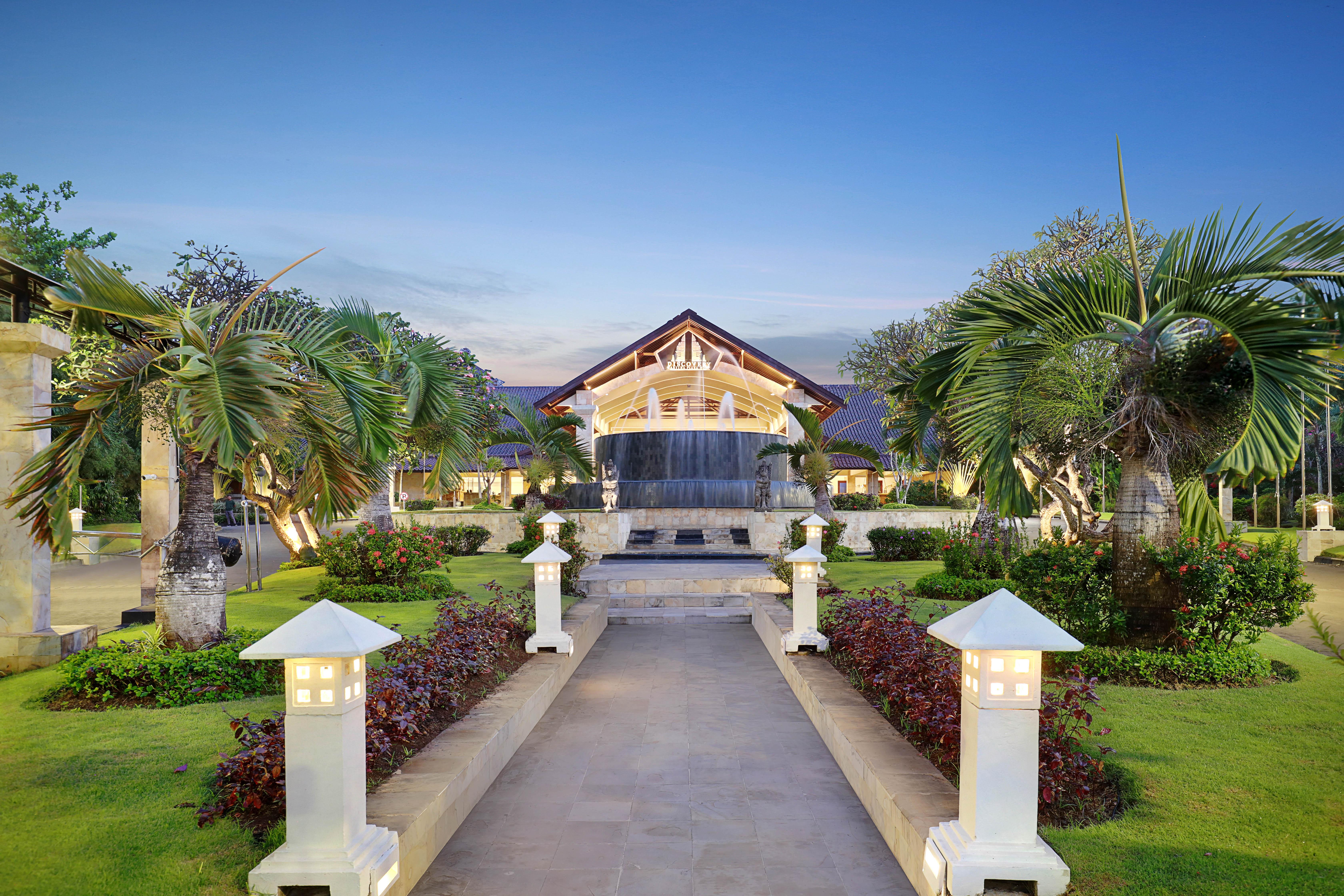 Discovery Kartika Plaza Hotel Kuta Lombok Eksteriør bilde The Royal Thai Golf Club