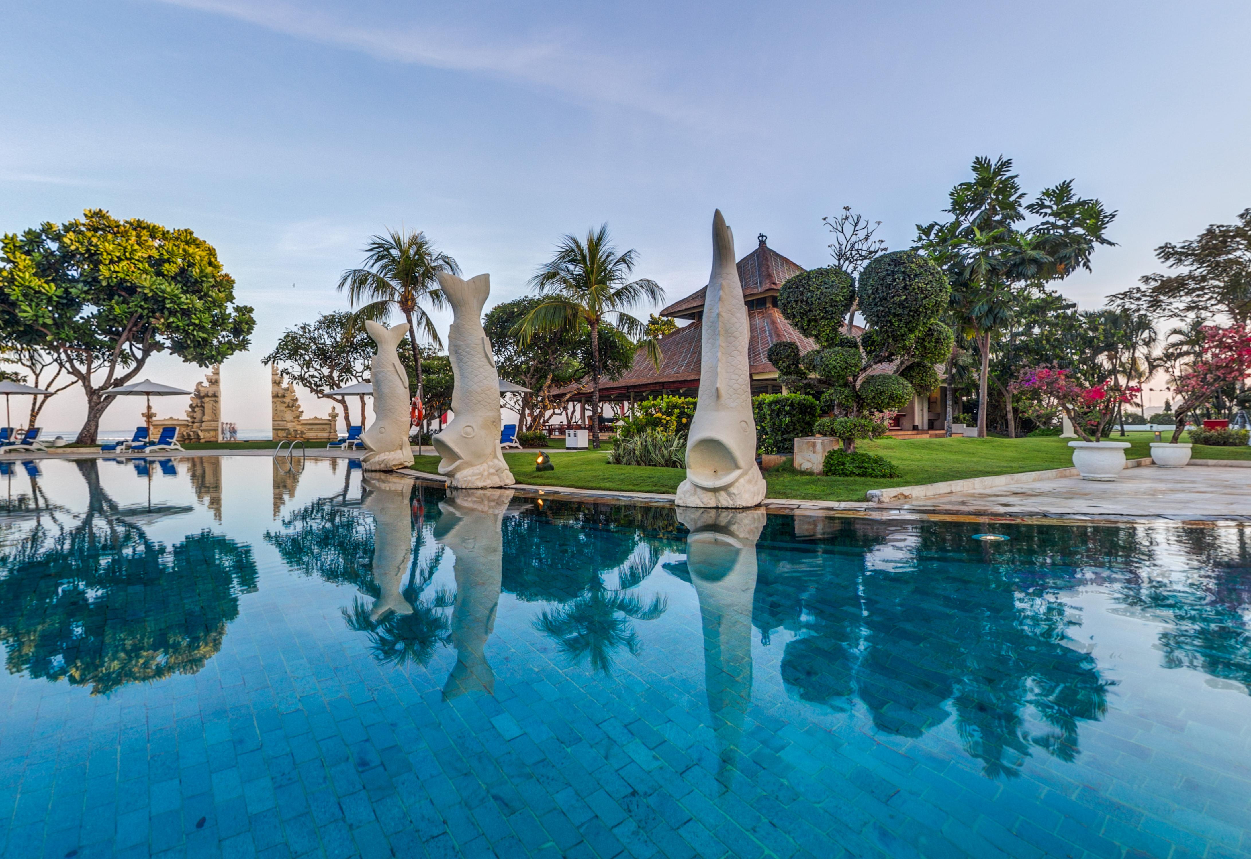 Discovery Kartika Plaza Hotel Kuta Lombok Eksteriør bilde The swimming pool at the resort