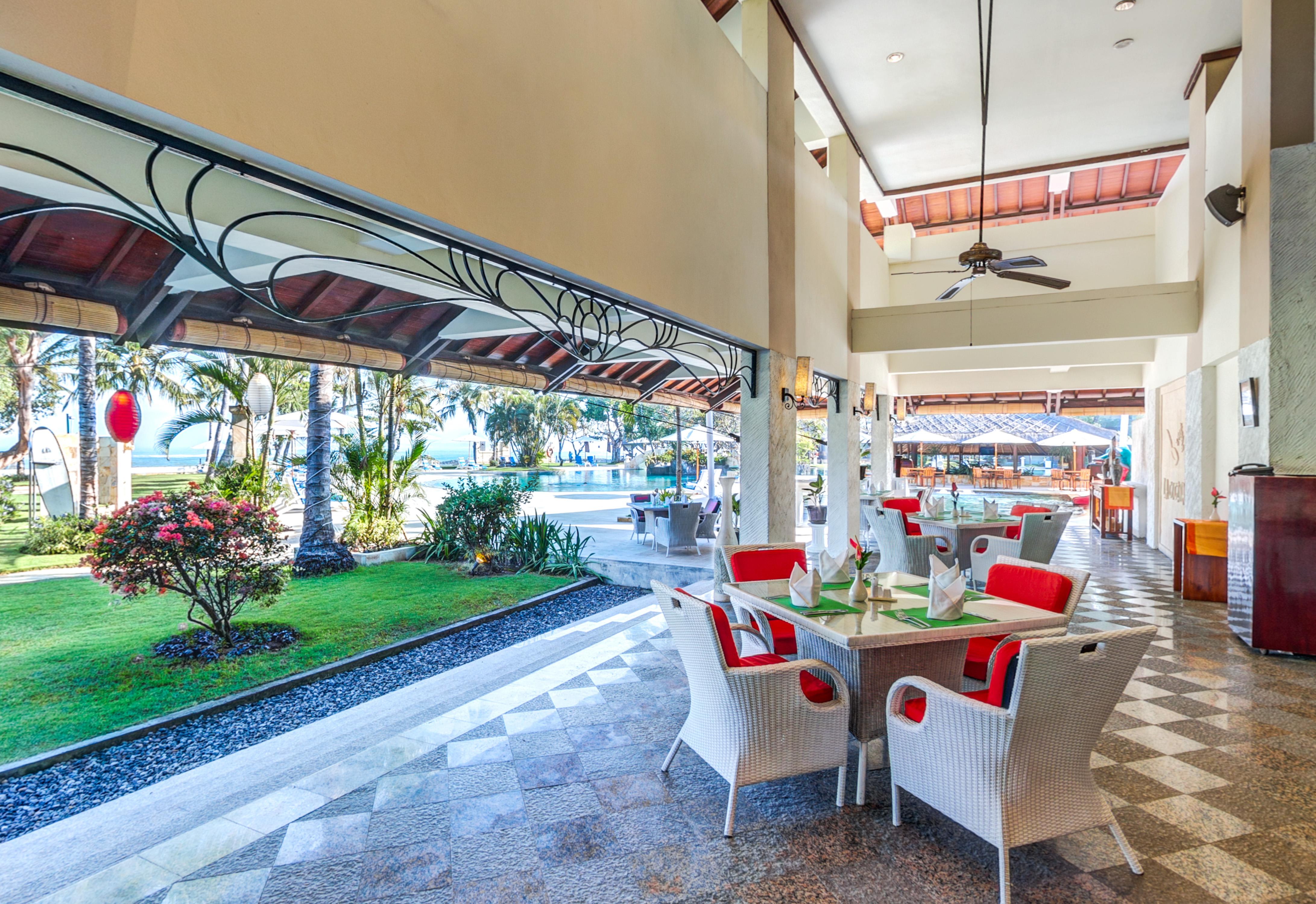 Discovery Kartika Plaza Hotel Kuta Lombok Eksteriør bilde The interior of the hotel
