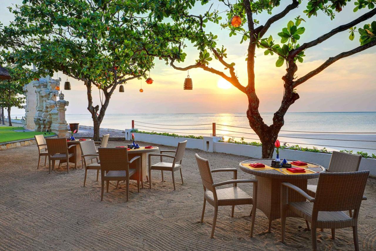 Discovery Kartika Plaza Hotel Kuta Lombok Eksteriør bilde Sunset at the beach