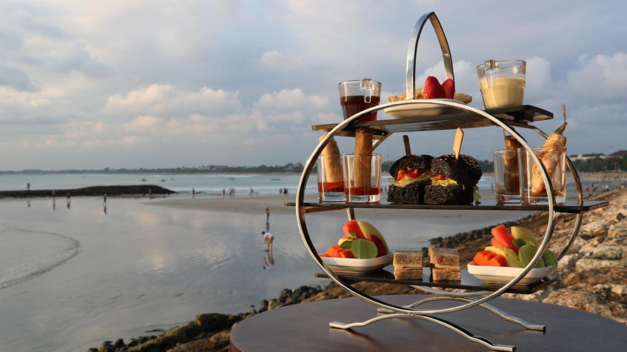 Discovery Kartika Plaza Hotel Kuta Lombok Eksteriør bilde Afternoon tea at the beach