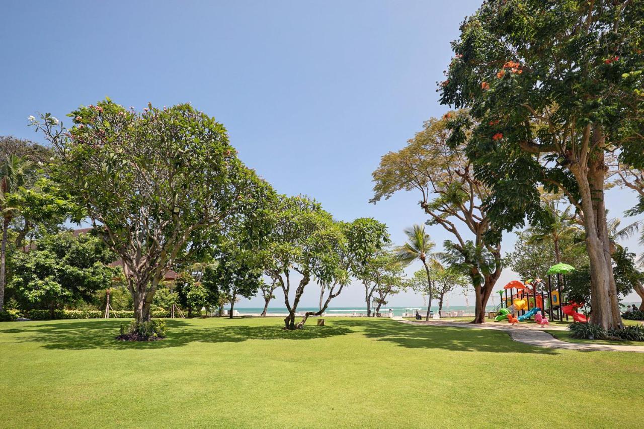 Discovery Kartika Plaza Hotel Kuta Lombok Eksteriør bilde The park